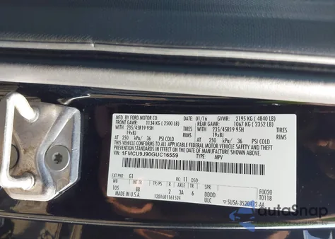 2016 Ford Escape Titanium z USA, uszkodzony, nr VIN 1FMCU9J90GUC16559